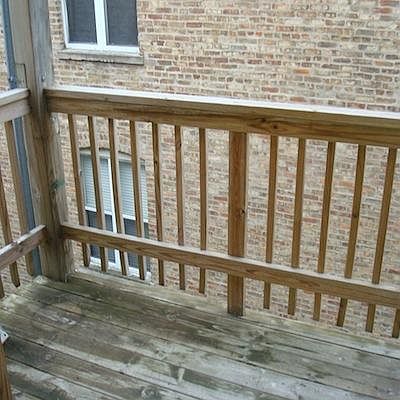 2nd image of 724 W Roscoe St #1W