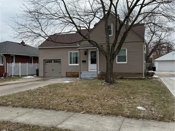 7413 Lanier Dr, Middleburg Heights, OH 44130
