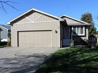 6 Walter Neumann Cir, Council Bluffs, IA 51501