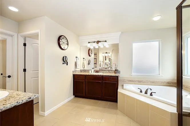 5126 NE 8th St — Photo 24