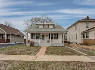 619 E Acton Ave, Wood River, IL 62095