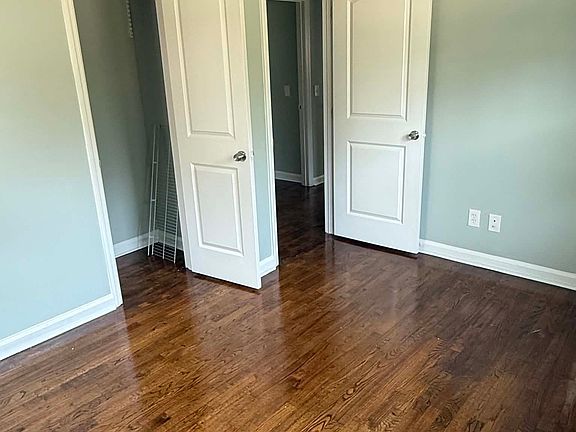 4th image of 2704 4th Ave