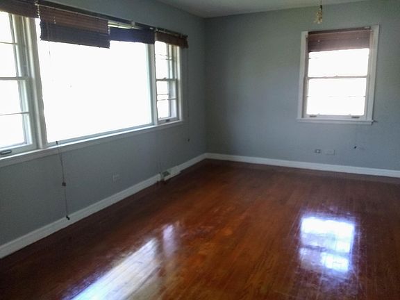 3rd image of 25W223 Lacey Ave