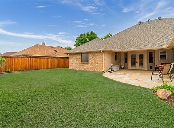 2nd image of 2553 Primrose Dr