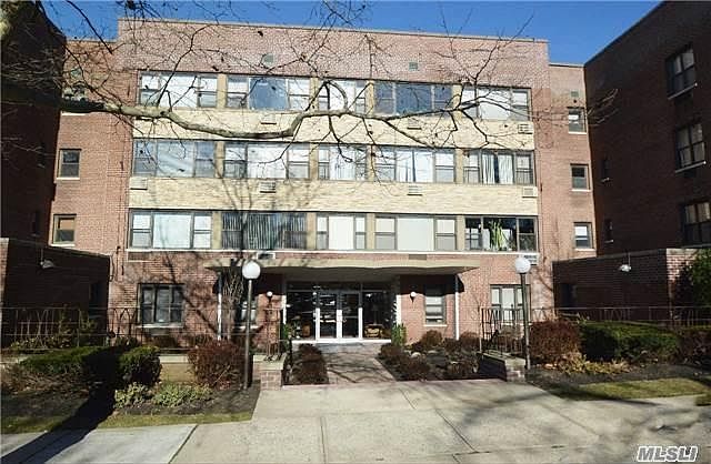 1st image of 15 Hill Park Ave APT 1E