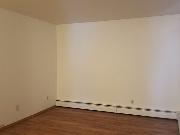2nd image of 4040 S Kinnickinnic Ave #2