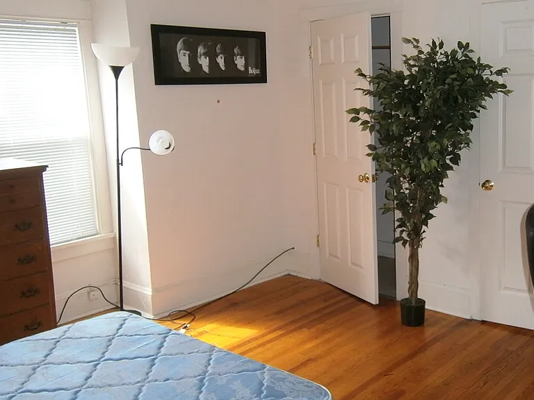 614 E Buffalo St #2 — Photo 4
