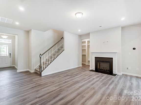 5th image of 14926 Tamarack Dr