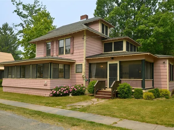 42870 Home Ave, Thousand Island Park, NY 13692