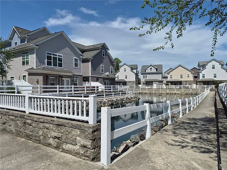 4900 Boyle Ct — Photo 29