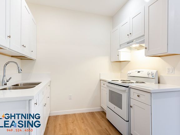 2nd image of 5503 W Romaine St #102