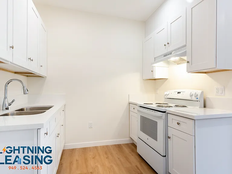 5503 W Romaine St #102 — Photo 2