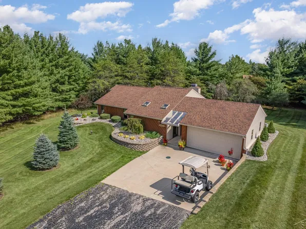 5478 Worthington Ct, Gladwin, MI 48624