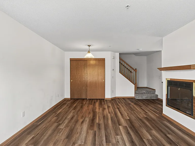 11208 Providence Ln — Photo 4