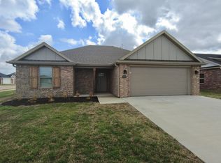 892 Maple View St, Springdale, AR 72762