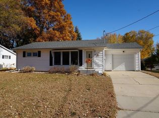 112 Chautauqua Ave, Charles City, IA 50616