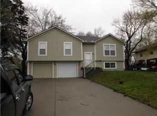 11012 N Kenwood Ave, Kansas City, MO 64155