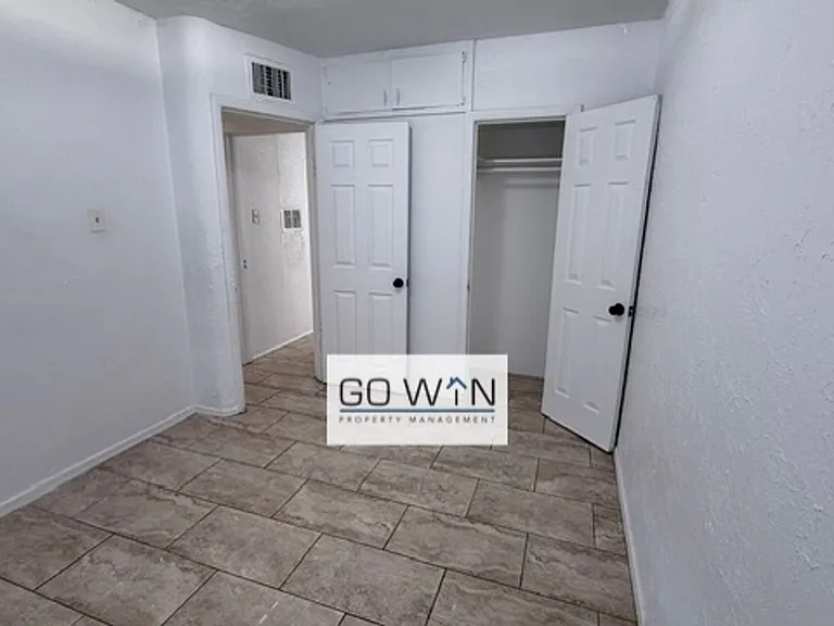 2617 E Portland St — Photo 9