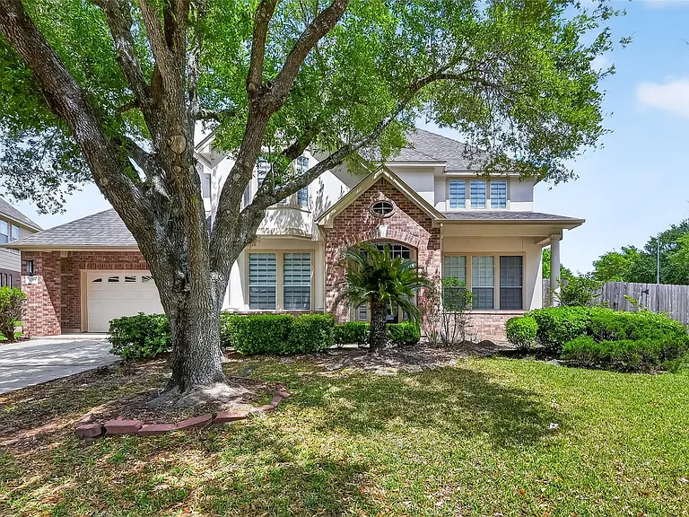 1311 Rene Ct — Photo 4