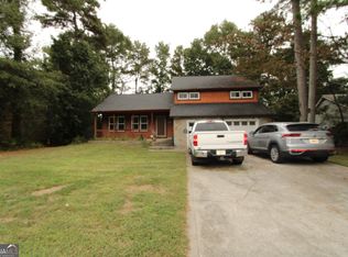832 Chapman Cir, Stone Mountain, GA 30088