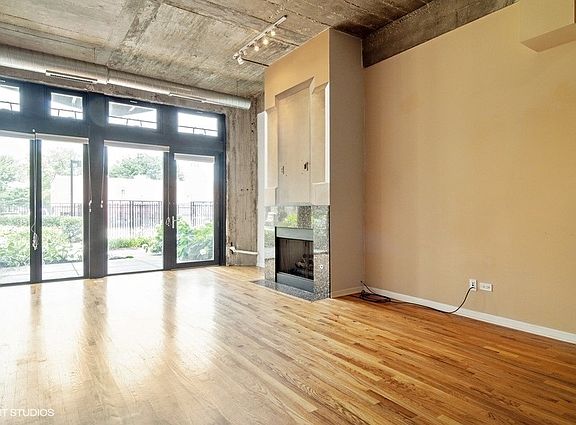 2nd image of 1000 W 15th St Unit 123