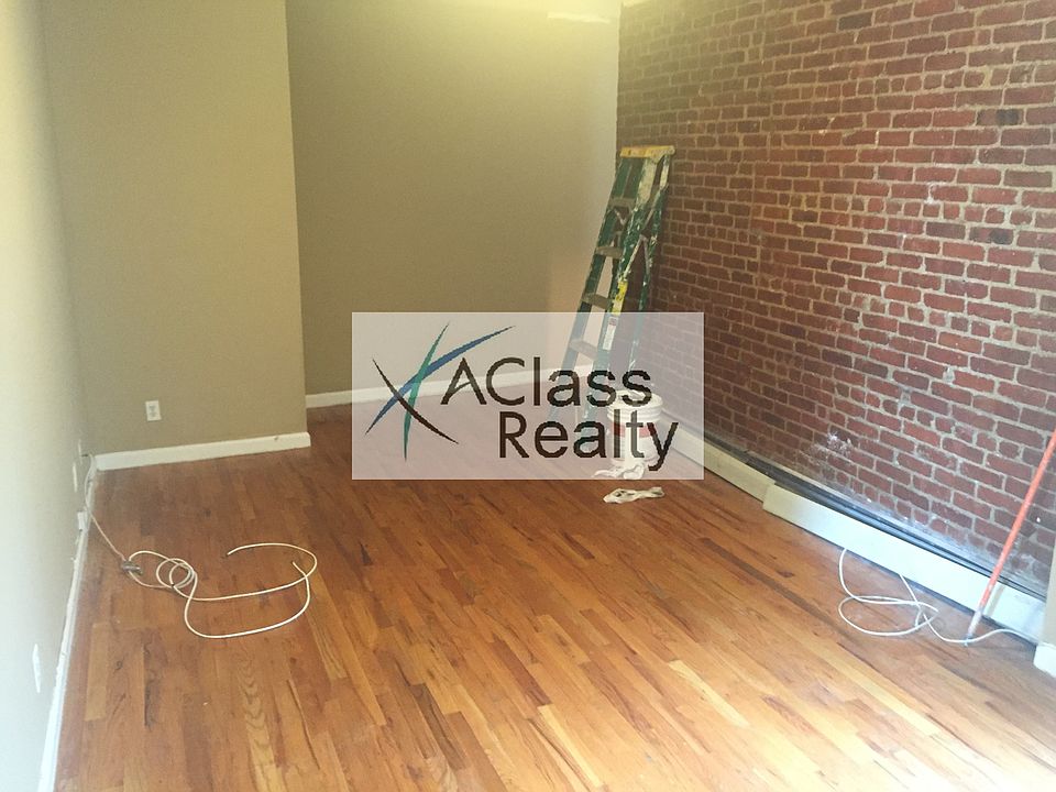 1st image of 4003 36th Ave #2