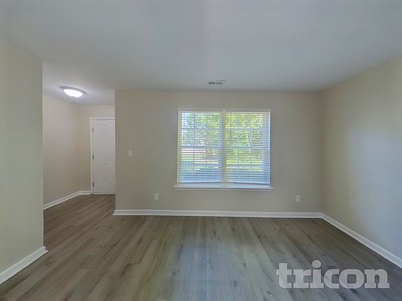 4th image of 296 Waxberry Ct