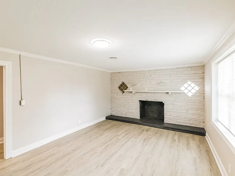 1493527_019_living_room_13057236.jpg