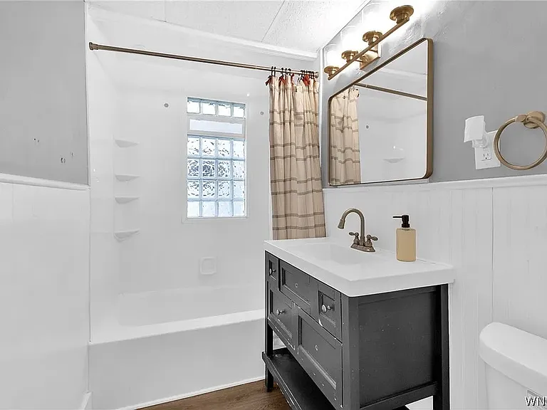 27 Como Ave #1 — Photo 3