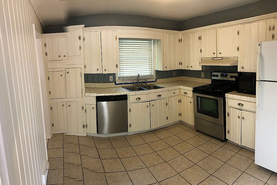 1st image of 304 Shamrock Dr