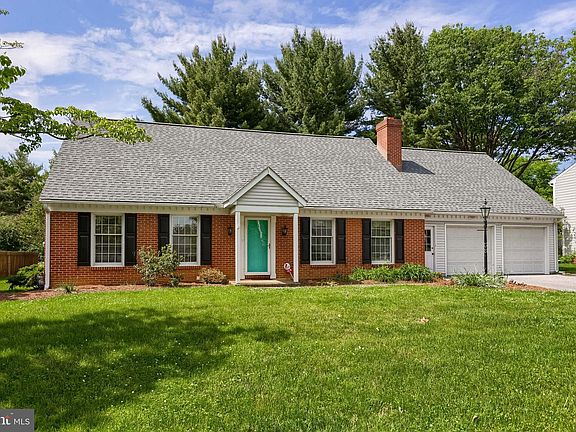 2nd image of 1816 Beverly Dr