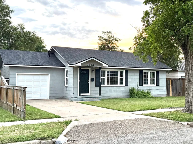 2232 Hamilton St — Photo 10