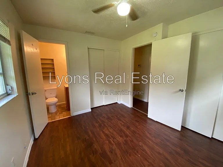 7906 Suncoast Dr — Photo 16
