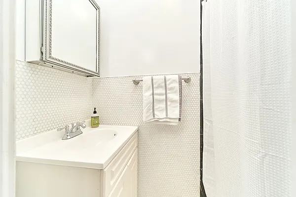 Rented by Living New York | media 37