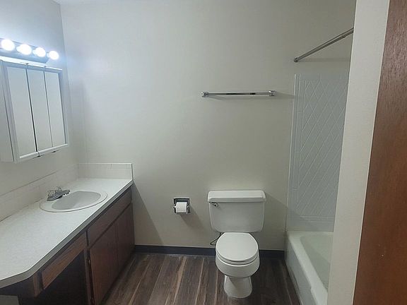 5th image of 525 9th Ave N APT 6