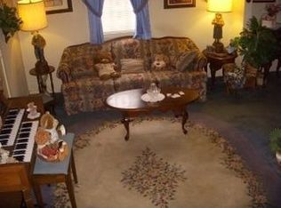 185 Riverview Dr, New Castle, DE 19720