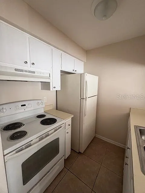 2 bed, 1.5 bath, 800 sqft, $1,200 — Photo 3