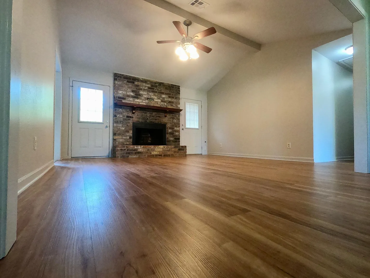 3 bed, 1566 sqft, $2,300 — Photo 3