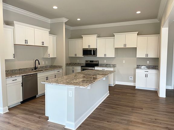 Botticelli III H - Kitchen - DSLD Homes