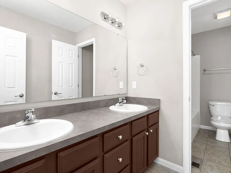 Ironwood Apartments and Townhomes — Photo 61