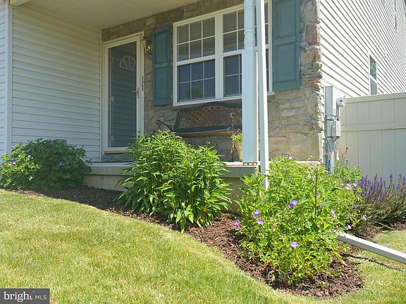 2nd image of 123 Frank Dr
