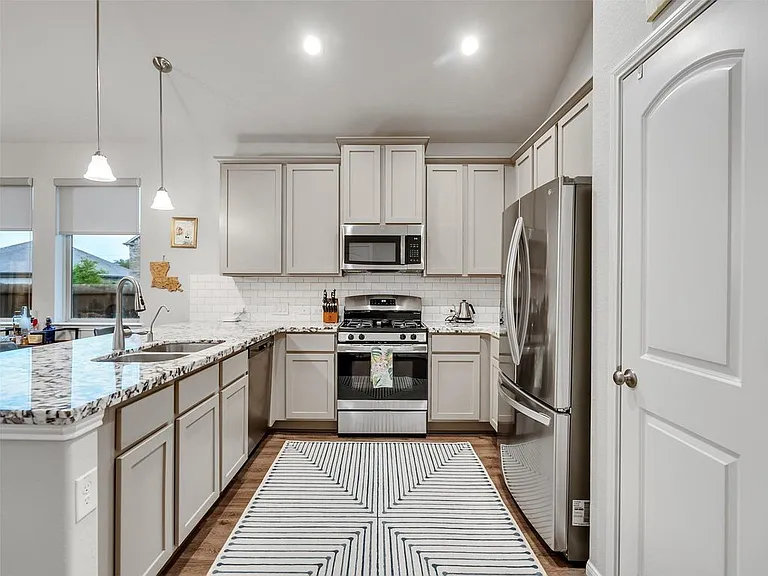 1807 Oakdale Mist Dr — Photo 10