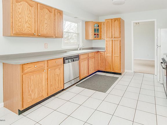 2nd image of 6323 Cherrywood St