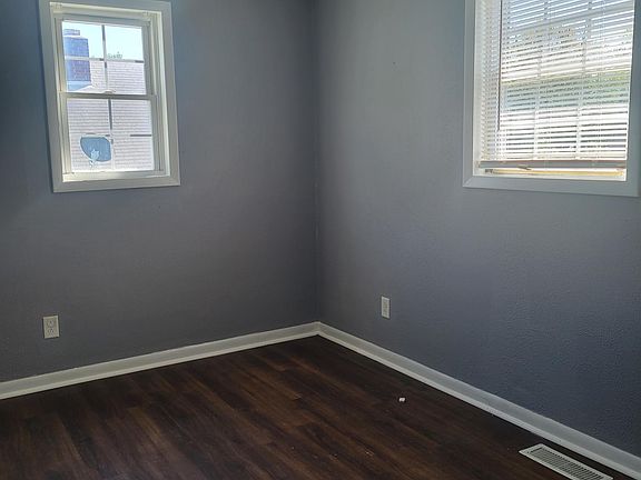 4th image of 2412 W 9th St #2414