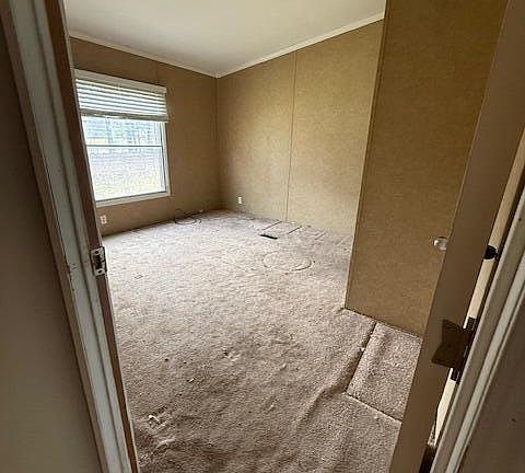 5th image of 306 Sisson Rd