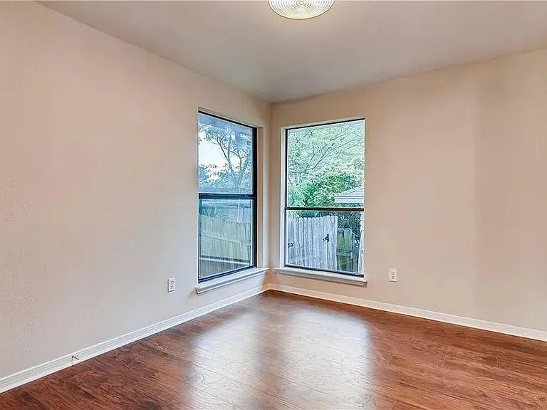 2110 Taylor Simonetti Ave — Photo 6