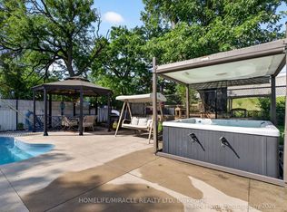 178 Kingsview Blvd, Toronto, ON M9R 1V5
