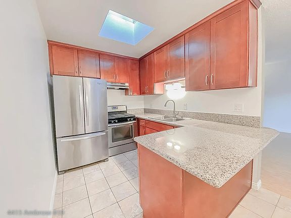 5th image of 4415 Ambrose Ave APT 10