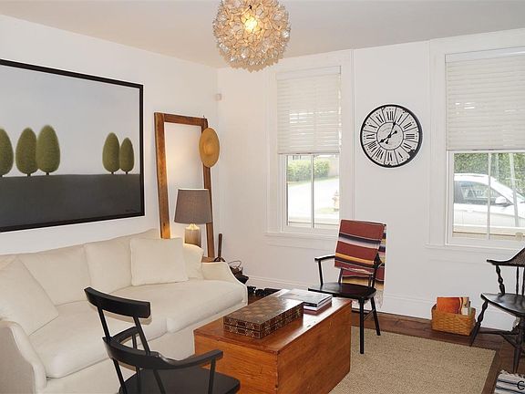 4th image of 144 Woodlawn Ave