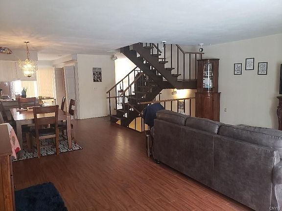 5th image of 1223 James St